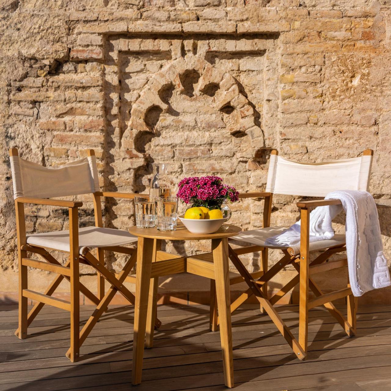 Torre Homenaje Historical Suites Севилья Экстерьер фото