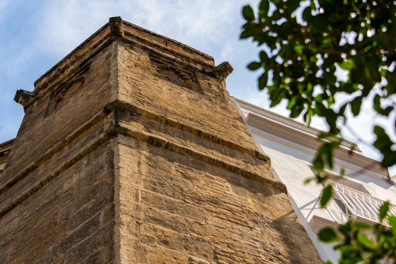 Torre Homenaje Historical Suites Севилья Экстерьер фото