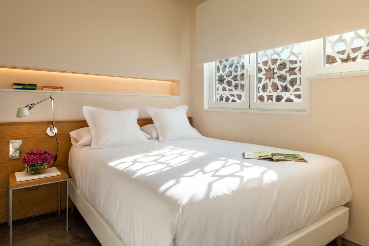 Torre Homenaje Historical Suites Севилья Экстерьер фото