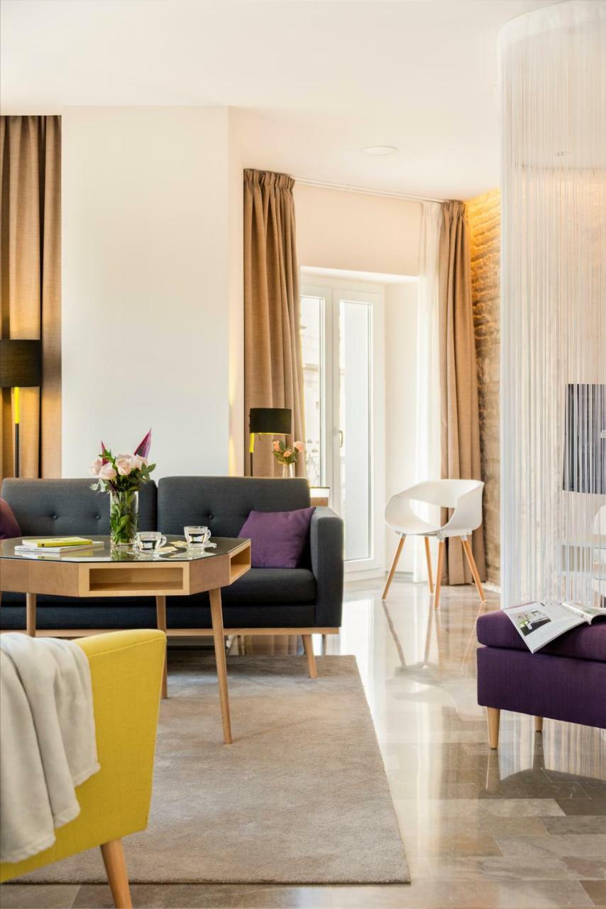 Torre Homenaje Historical Suites Севилья Экстерьер фото